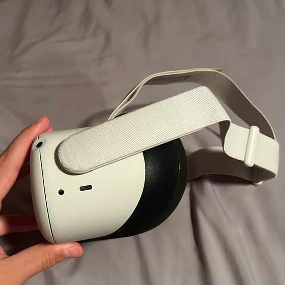 Oculus Quest 2 128 Gb - Picture 4 of 10